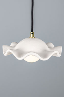 Rivale wavy and grooved ceramic pendant lamp