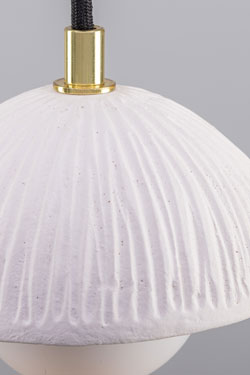 Suspension boule de verre opale et céramique Ferox