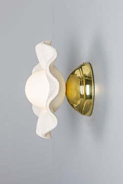 Wavy and grooved ceramic round wall light Rivale