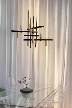 Akrobat black and gold pendant light