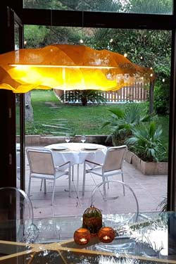 Large Aura pendant light in gold-plated steel mesh