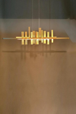 Grande suspension dorée Skyline Metropolis