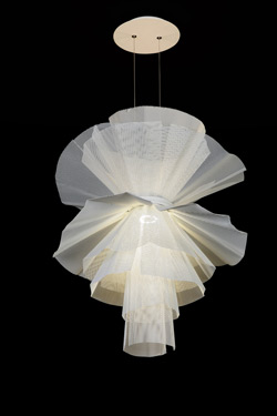 Lustre sculptural en résille métallique blanche Messier