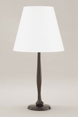 Dora lampe de table en bronze massif patiné noir - Lampe de table by Objet insolite