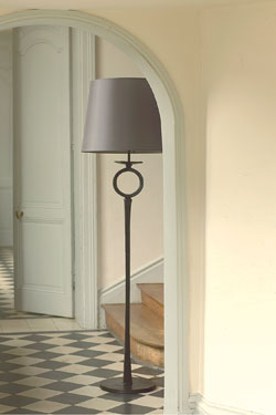 Floor lamp in solid bronze, ring on the foot Diego