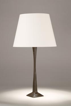 Ines lampe de table en bronze patiné noir - Lampe de table by Objet insolite