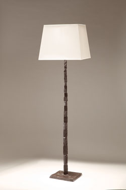Lampadaire pied fin en bronze massif noir patiné Fragile - Lampadaire by Objet insolite