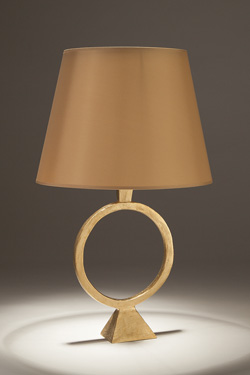 Lampe de table en bronze doré pied avec un large anneau Sonia - Lampe de table by Objet insolite