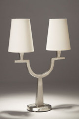 Lampe de table en bronze nickel satiné 2 lumières Perceval - Lampe de table by Objet insolite