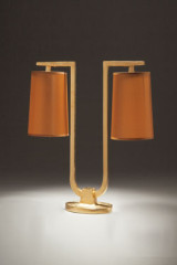U-shaped table lamp, 2 caramel taffeta lampshades Gustave  - Table lamps by Objet insolite