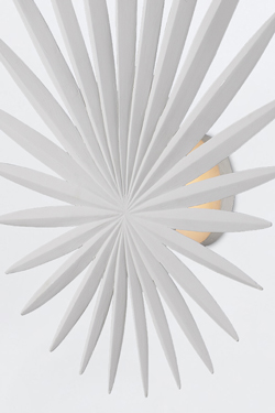Bismarkia white star-shaped wall light