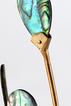 Gold-finished 6-light chandelier with blue Delphos shell details