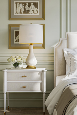Large cream crackle-glaze ceramic table lamp – Lynton