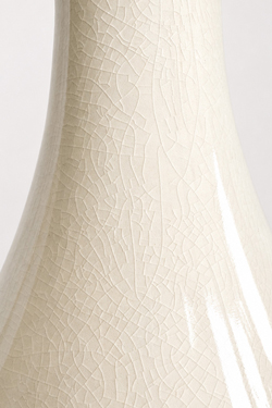 Large cream crackle-glaze ceramic table lamp – Lynton