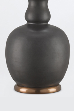 Ultimo matte black ceramic amphora table lamp