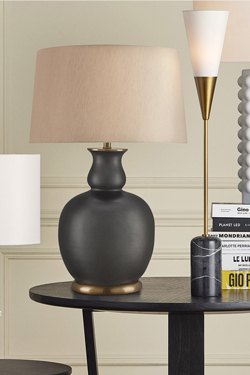 Ultimo matte black ceramic amphora table lamp