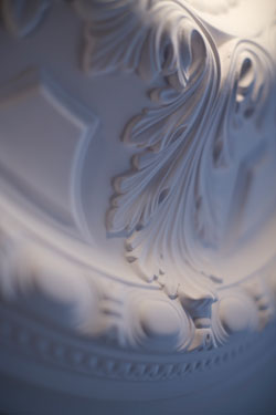 Solférino classic floral moulded plaster ceiling light