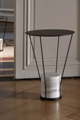 Table basse en marbre blanc et métal noir Lest 38cm - Table d'appoint by RADAR