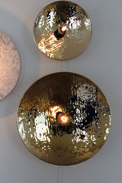 Gilded hammered glass wall lamp 40cm Nebbia