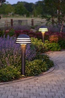 Balise de jardin en fer forgé à tête sphérique  - Balise d'extérieur by Robers