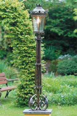 Grand lampadaire en fer forgé pour l'extérieur de style classique - Lampadaire d'extérieur by Robers