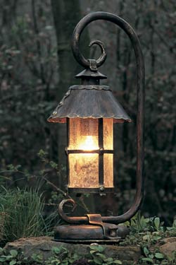 Lampe d'extérieur en lanterne suspendue toit en cône riveté - Lampe d'extérieur by Robers
