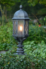Lampe piédestal en fer forgé  - Lampe d'extérieur by Robers