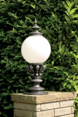 Lampe piédestal en fer forgé finition fer naturel - Lampe d'extérieur by Robers