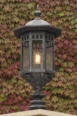Lanterne d'extérieur en fer forgé forme chapiteau pointu - Lampe d'extérieur by Robers