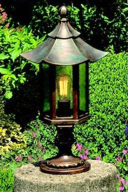 Lanterne d'extérieur à poser hexagonale toit pagode - Lampadaire d'extérieur by Robers