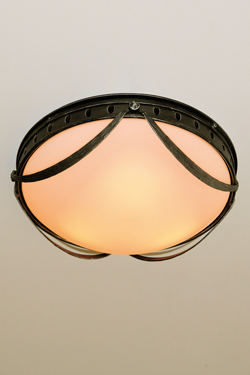 Plafonnier rond en verre opale et bordures en guirlandes - Plafonnier d'extérieur by Robers