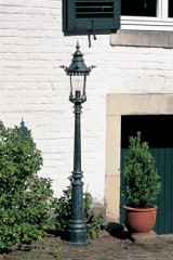 Réverbère Art Nouveau en fer forgé - Lampadaire d'extérieur by Robers