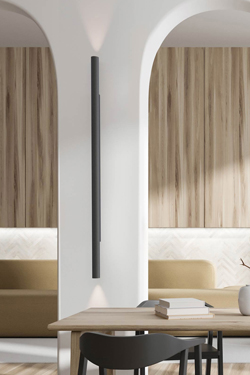 Grande applique tube en métal noir Rodi