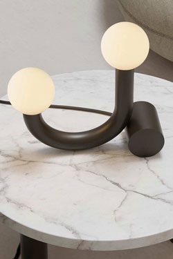 Minimalist black metal table lamp Rigoberta