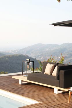Dome Small black outdoor lamp and clear glass