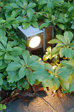 Q-BIC outdoor spot cube teak and stainless steel