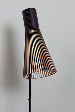Lampadaire à abat-jour conique en bois, bouleau naturel