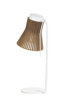 Lampe de bureau de la collection Petite blanche et bouleau