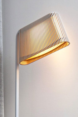 Owalo lampadaire noir à éclairage LED 