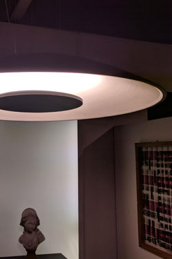 Astre suspension coupole en plâtre et marbre