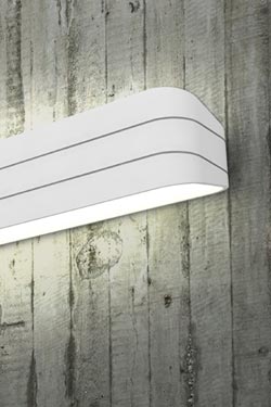 Trocadéro 30 wall lamp in natural plaster white ribbed folded bandeau 30cm