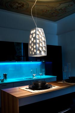 Ares suspension céramique blanche intérieur doré