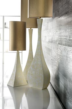 Lampadaire pyramide damassée et abat-jour cylindrique
