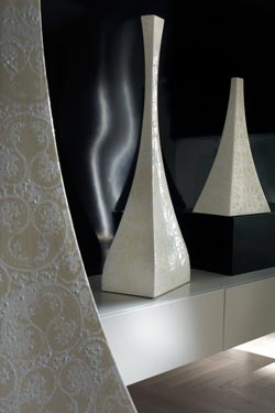 Lampadaire pyramide damassée et abat-jour cylindrique