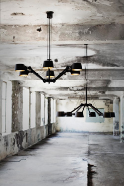 Black Bolt chandelier with 6 branches