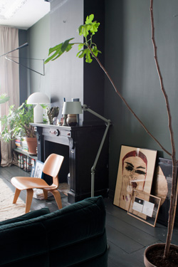 Grand lampadaire vert kaki Bolt à réflecteur orientable et bras articulés