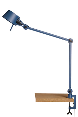 Lampe de bureau sur étau avec deux bras design industriel en métal bleu orage Bolt Desk  - Lampe de bureau by Tonone