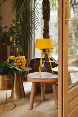 Lampe de table trépied jaune Bella