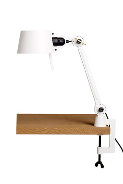 Petite lampe de bureau ou d'atelier Bolt Desk un petit bras en métal blanc pur - Lampe de bureau by Tonone