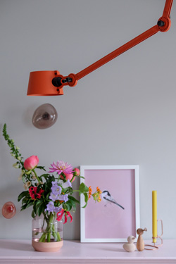 Plafonnier articulé à double bras en métal orange Bolt